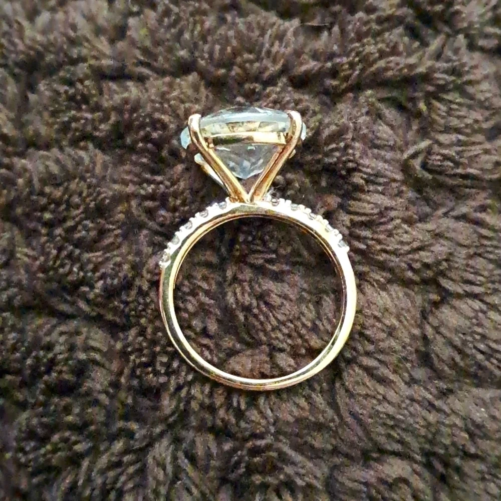 White Topaz Ring In 18k Yellow Gold Over 925 Sterling Silver.